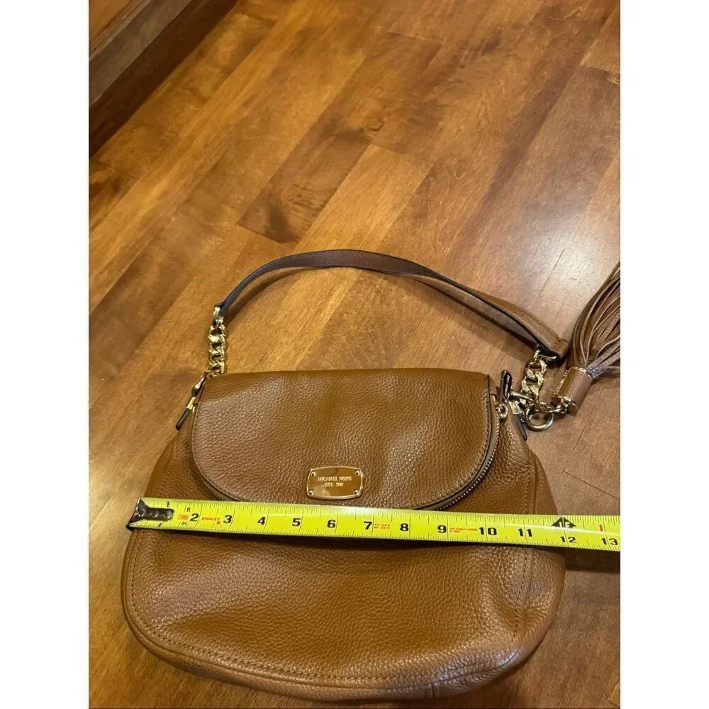 Woman’s Michael Kors, leather brown shoulder bag